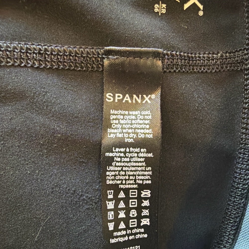 Spanx Black High Rise Leggings Women's M Sculpting Tummy - Picture 2 of 4